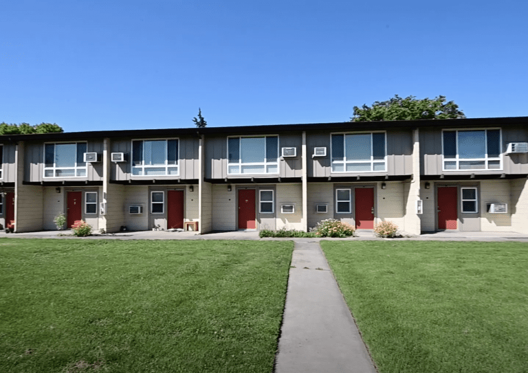 Townhouse Apartments