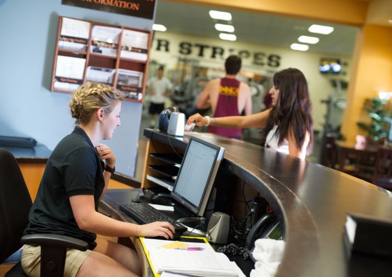 baun fitness front desk