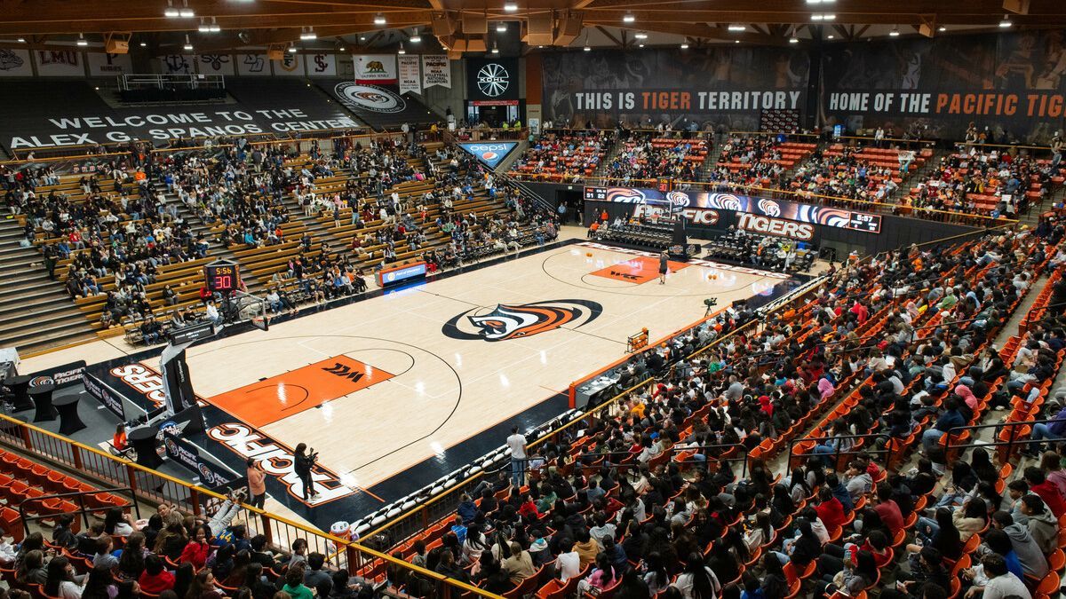 Spanos Center filled with fans