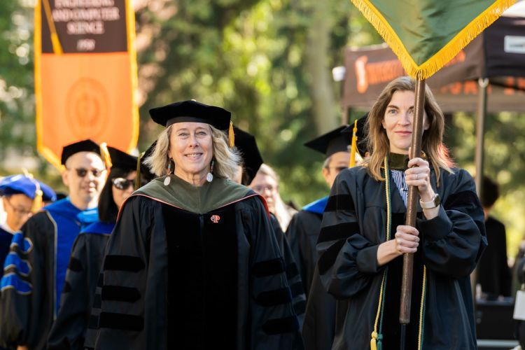 Dean Gundersen and Dr. Ko at the All-university Commencement and Degree Conferral Ceremony