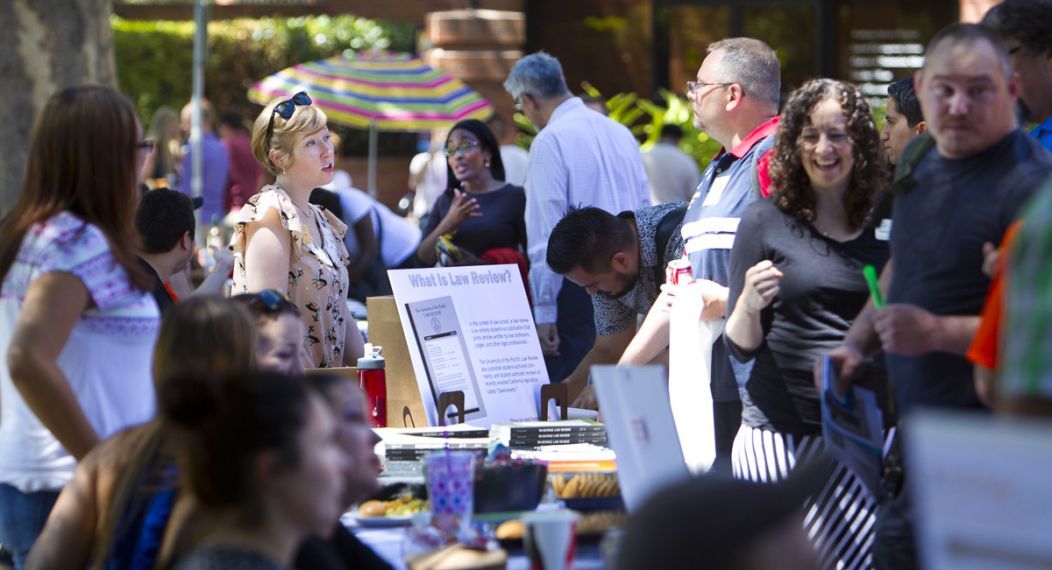 students in the quad during the 2015 orientation